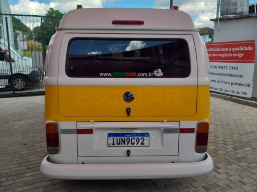 VOLKSWAGEN - KOMBI - 2013/2014 - Branca - Sob Consulta