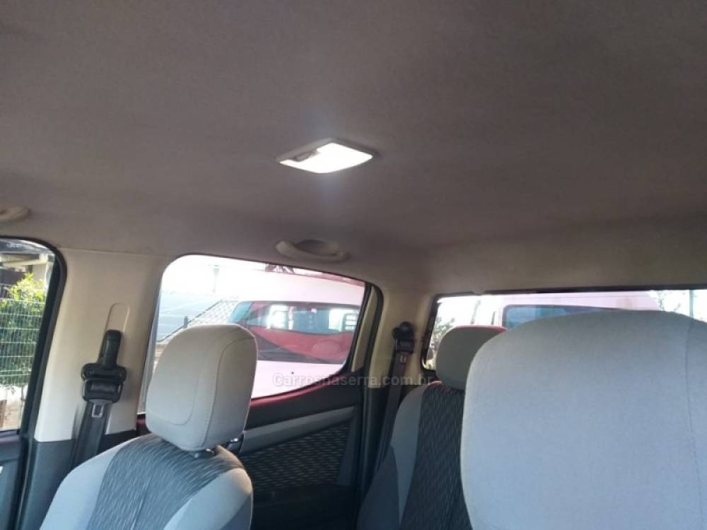 CHEVROLET - S10 - 2015/2015 - Branca - R$ 102.800,00