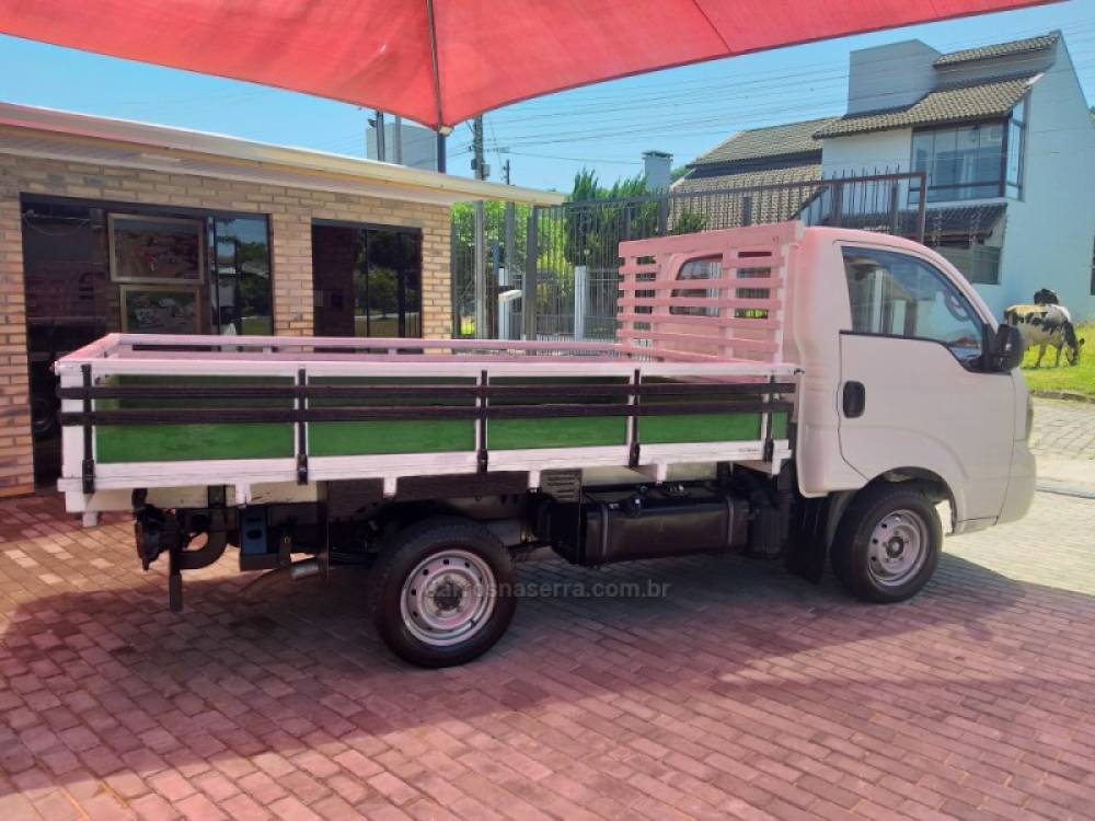 KIA MOTORS - BONGO - 2019/2020 - Branca - R$ 128.000,00