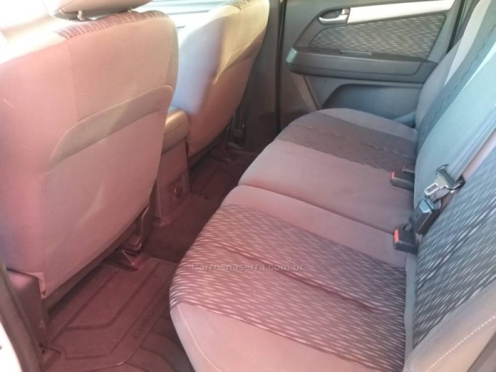 CHEVROLET - S10 - 2015/2015 - Branca - R$ 102.800,00