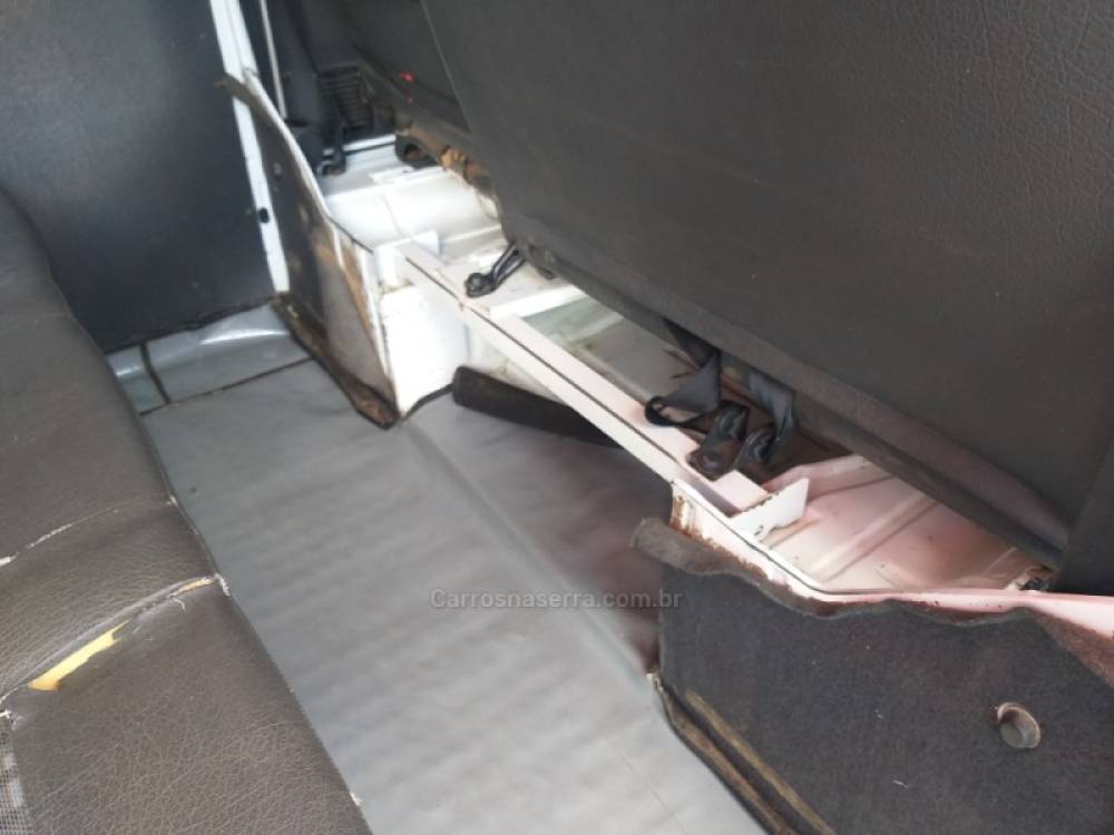 VOLKSWAGEN - KOMBI - 2013/2014 - Branca - Sob Consulta