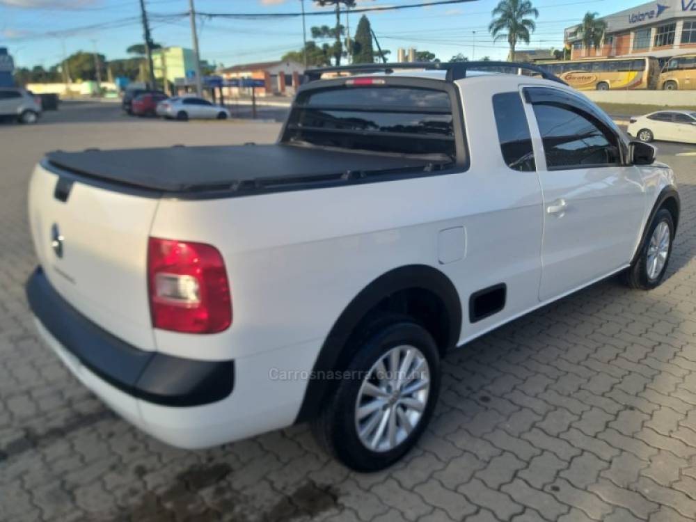 VOLKSWAGEN - SAVEIRO - 2014/2015 - Branca - R$ 51.500,00